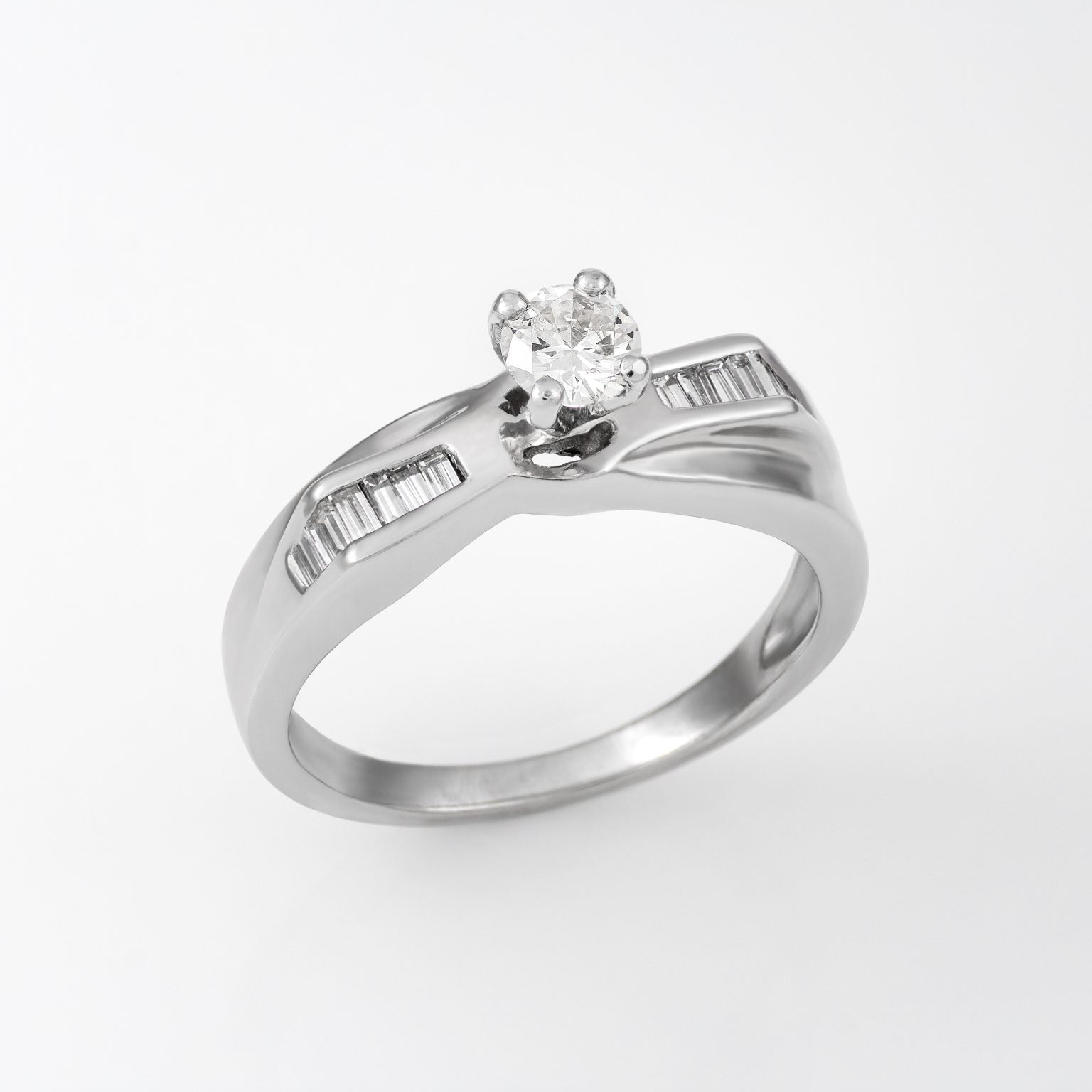 Gold Diamond Ring 00956