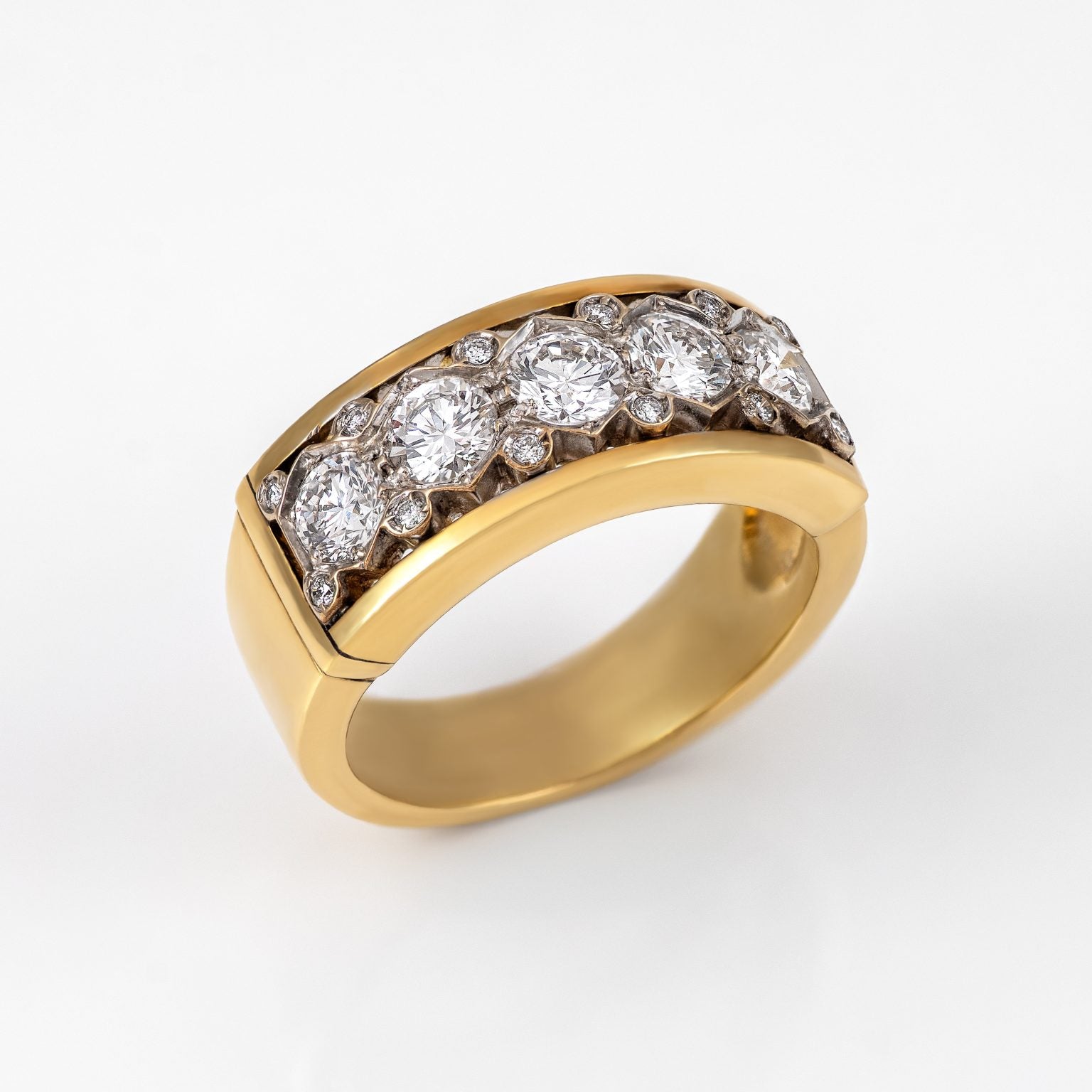 Gold Diamond Ring 00637