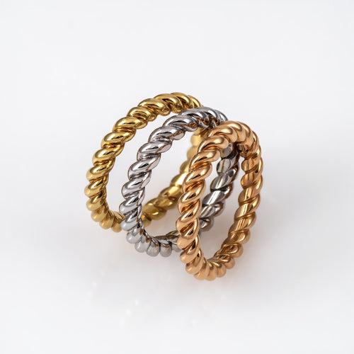 Gold  Ring 00693